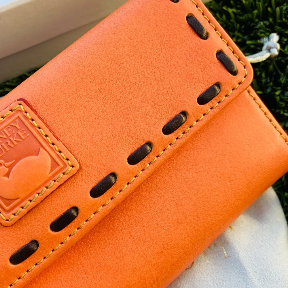Dooney & Bourke Wallet 🧡 - Picture 6 of 11